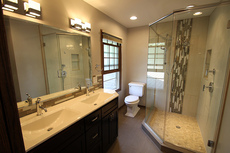 Large 5' x 4' Walkin Shower